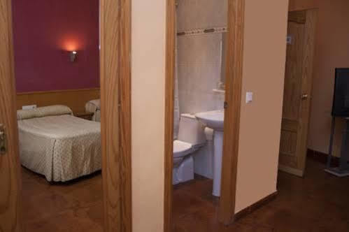 Hostal Le Vintage Ávila Luaran gambar