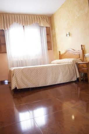 Hostal Le Vintage Ávila Luaran gambar