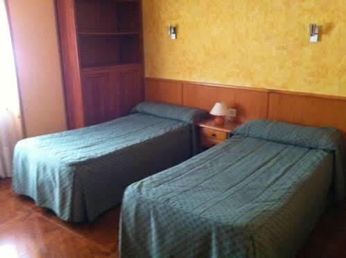 Hostal Le Vintage Ávila Luaran gambar