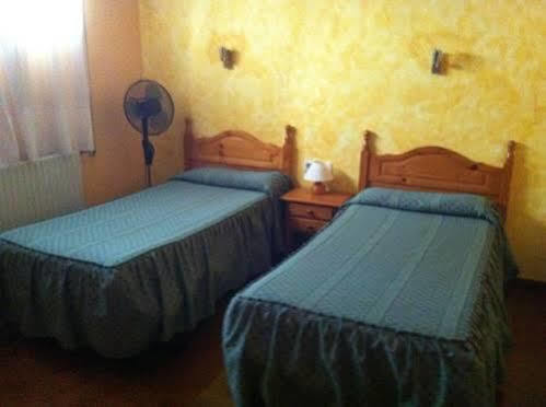 Hostal Le Vintage Ávila Luaran gambar