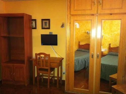 Hostal Le Vintage Ávila Luaran gambar